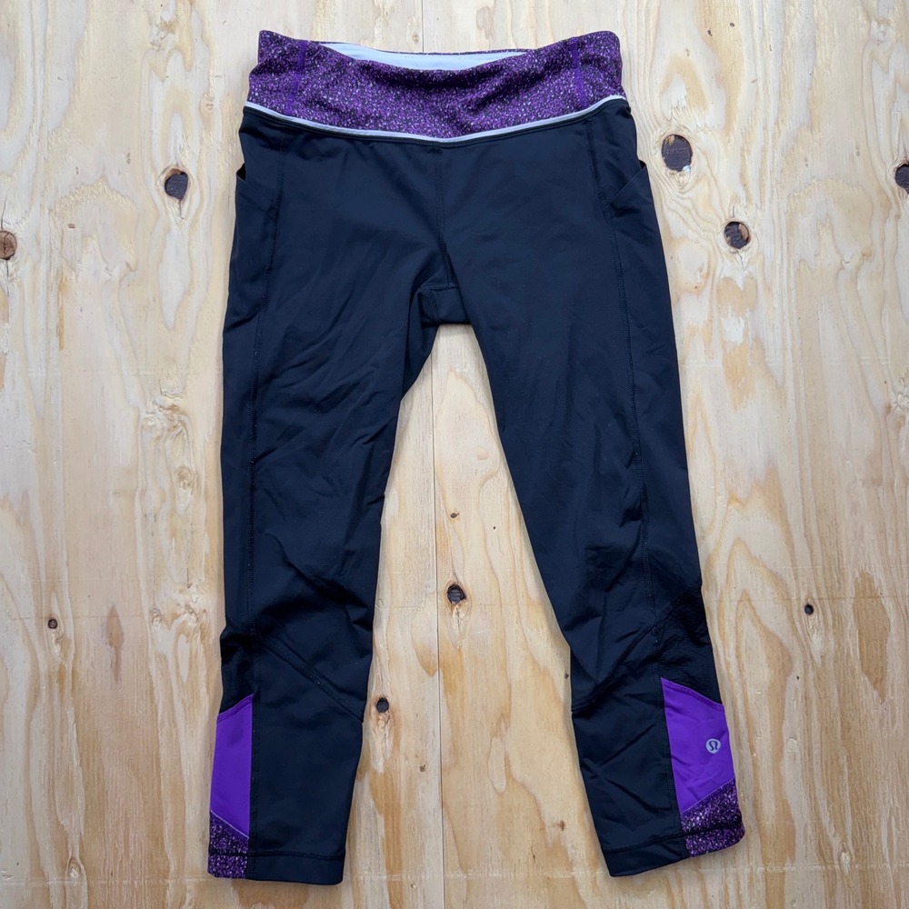 Lululemon Womens Black Purple Patterned Crop Leggings Size 6 Running Yoga Pocket